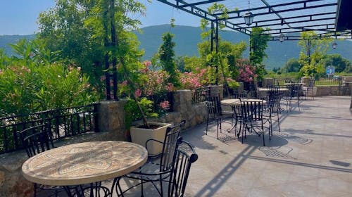 Hotel Opera - Porodični odmor na crnogorskoj obali, Prijevor, Jaz, Crna Gora - 60.084 RSD - 3x noćenje u trokrevetnoj sobi za 2 osobe (dete do 12 godina besplatno), Polupansion