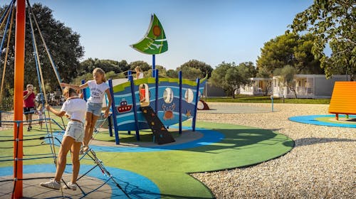 Resort Amarin - Porodično proleće sa pogledom na Rovinj - Standard apartman, Rovinj, Istra, Hrvatska - 27.933 RSD - 2x noćenje u Standard apartmanu za 4 osobe, Polupansion (doručak i večera)