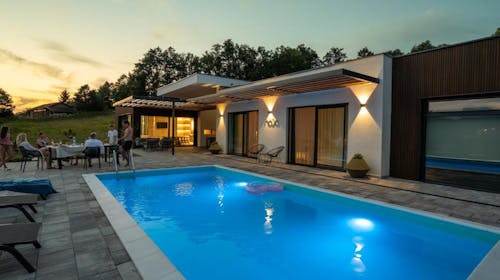 Villa Alma Nova - Prolećni porodični odmor, Slatina, Laktaši, Bosna i Hercegovina - 58.632 RSD - 2x noćenje u vili za 4 osobe (2 dece do 14 godina besplatno), Korištenje hidromasažne kade