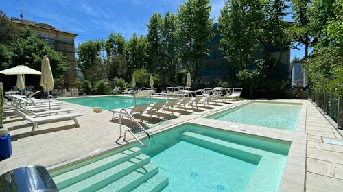 Hotel Royal Inn - Savršeni all inclusive light odmor odmah pored plaže, San Mauro A Mare, Italija - 52.840 RSD - 3x noćenje u dvokrevetnoj sobi sa balkonom (zavisno od raspoloživosti) za 2 osobe, All inclusive light u hotelskom restoranu