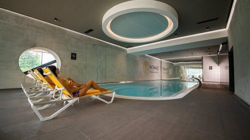 Hotel Nomad - Wellness oaza na Bjelašnici , Bjelašnica, Sarajevo, Bosna i Hercegovina - 1.175 RSD - Ulaz u SPA centar (bazen, relax zona i Kneipp klupa) u trajanju od 2 sata za 1 dete do 15 godina, Besplatan Wi-Fi