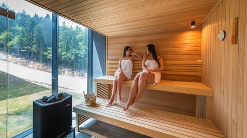 Hotel Nomad - Wellness oaza na Bjelašnici , Bjelašnica, Sarajevo, Bosna i Hercegovina - 3.817 RSD - Celodnevno korištenje SPA centra (bazen, tri vrste sauna: turska, finska i bio – samo za odrasle, fitness – samo za odrasle, relax zona i Kneipp klupa) za 1 osobu, Parcijalna masaža u trajanju od 30 minuta