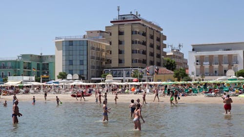 Hotel President - All inclusive light odmor uz plažu, Bellaria Igea Marina, Italija - 47.194 RSD - 3x noćenje u dvokrevetnoj sobi sa balkonom ili bez balkona za 2 osobe, All inclusive light u hotelskom restoranu