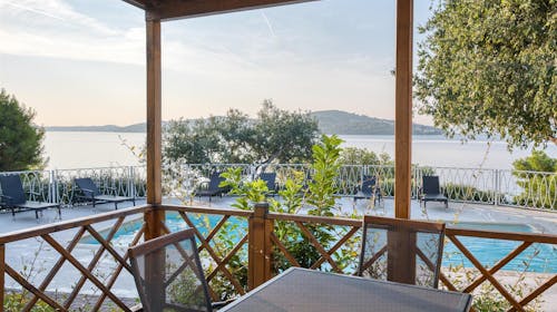 Amadria Park Camp Trogir - Last minute proleće u predivnom Trogiru, Seget Vranjica, Trogir, Hrvatska - 38.045 RSD - 2x noćenje u Superior mobilnoj kućici za do 6 osoba (4 odrasle osobe i 2 dece do 11,99 godina besplatno), Piće dobrodošlice prilikom prijave