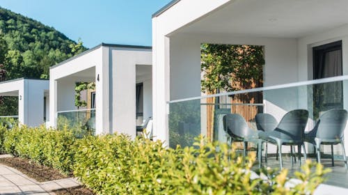 Camping Plitvice - Proleće u prirodi za porodice, Smoljanac, Plitvička jezera, Hrvatska - 53.876 RSD - 2x noćenje u Premium mobilnim kućicama za 4 osobe, Polupansion