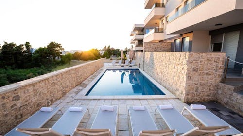 Meridian Pool Residences - Jun na Pagu, Novalja, Pag, Dalmacija, Hrvatska - 56.365 RSD - 3x noćenje u dvosobnom apartmanu (4+2) za 6 osoba, Korištenje spoljašnjeg bazena