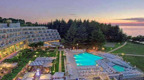 Hotel Mediteran Plava Laguna - Leto u Poreču, Poreč, Istra, Hrvatska - 98.374 RSD - 5x noćenje u dvokrevetnoj Economy sobi za 2 osobe, Polupansion