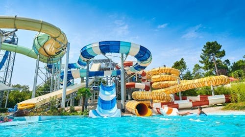 Aquapark Istralandia - Celodnevna ulaznica za odrasle - Jul i avgust, Brtonigla, Istra, Hrvatska - 4.108 RSD - 1x celodnevna ulaznica za osobe iznad 120 cm, Korištenje atrakcija i bazena vodenog parka Istralandia