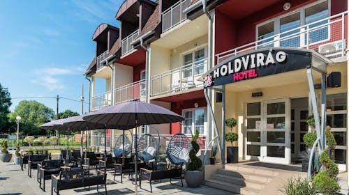 Holdvirag Hotel Sarvar , Sarvar, Mađarska - 19.256 RSD - 3x noćenje u Standard dvokrevetnoj sobi za 2 osobe, Doručak