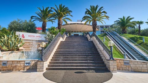 Hotel Istra Plava Laguna - Leto u Poreču, Poreč, Istra, Hrvatska - 98.479 RSD - 5x noćenje u Economy sobi s dodatnim ležajem za 2 osobe (1. dete do 11,99 godina i 2. dete do 4,99 godina besplatno), Polupansion