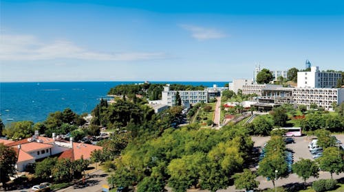Hotel Istra Plava Laguna - Leto u Poreču, Poreč, Istra, Hrvatska - 122.659 RSD - 7x noćenje u Economy sobi s dodatnim ležajem za 2 osobe (1. dete do 11,99 godina i 2. dete do 4,99 godina besplatno), Polupansion