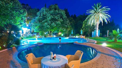 Hotel Rivijera - Leto u Petrovcu, Petrovac, Crna Gora - 82.089 RSD - 5x noćenje u dvokrevetnoj Standard sobi za 2 osobe (1 dete do 11,99 godina besplatno), Polupansion