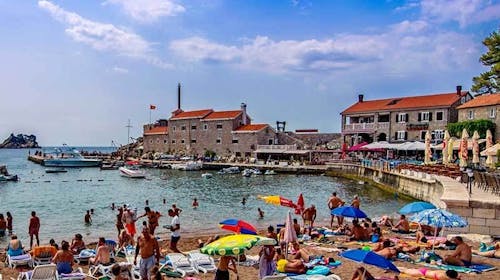Hotel Rivijera - Leto u Petrovcu, Petrovac, Crna Gora - 60.598 RSD - 3x noćenje u dvokrevetnoj Standard sobi za 2 osobe (1 dete do 11,99 godina besplatno), Polupansion