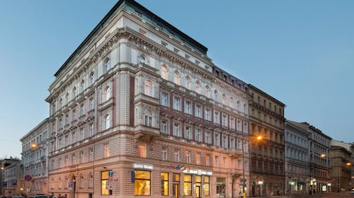 Hotel Suite Home Prague - City break u Pragu, Prag, Češka - 24.880 RSD - 2x noćenje u velikoj dvokrevetnoj sobi za 2 osobe, Doručak