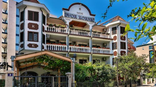 Villa Dvor Kornić - Kraj leta u Budvi, Budva, Crna Gora - 27.561 RSD - 3x noćenje u dvokrevetnoj Standard sobi za 2 osobe, Doručak