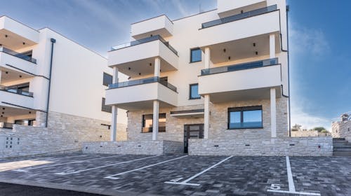 Noelia Pool Residence - Proleće u apartmanu u Novalji, Novalja, Hrvatska - 15.027 RSD - 2x noćenje u jednosobnom apartmanu (2+2) za 4 osobe, Korištenje spoljašnjeg bazena