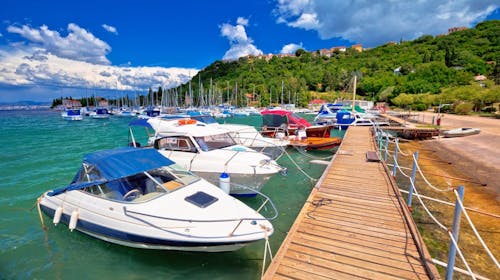 Hoteli Omišalj - Depandansa Marina - Leto na Krku, Omišalj, ostrvo Krk, Hrvatska - 33.152 RSD - 3x noćenje u dvokrevetnoj sobi za 2 osobe (1. dete do 7,99 godina besplatno), Polupansion (buffet doručak i buffet večera sa uključenim bezalkoholnim pićem)