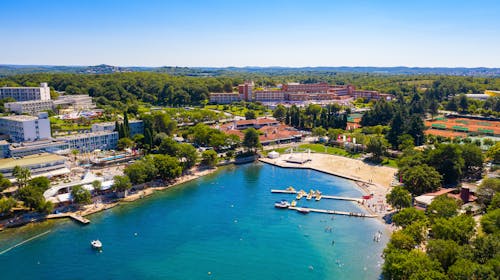Hotel Istra Plava Laguna - Leto u Poreču, Poreč, Istra, Hrvatska - 54.580 RSD - 5x noćenje u Economy sobi s dodatnim ležajem za 2 osobe (1. dete do 11,99 godina i 2. dete do 4,99 godina besplatno), Polupansion