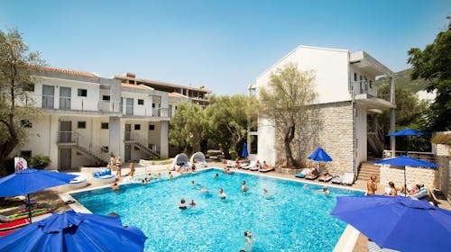Vile Oliva Petrovac - Leto za parove, Petrovac na Moru, Crna Gora - 201.329 RSD - 7x noćenje u Standard dvokrevetnoj sobi u vilama (1 francuski ležaj) za 2 osobe, All inclusive