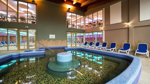 Karos Spa Hotel - Wellness vikend odmor, Zalakaros, Mađarska - 42.243 RSD - 2x noćenje u prostranoj Spa Superior sobi za 2 osobe, Polupansion (bogat buffet doručak i buffet večera) u restoranu Eden