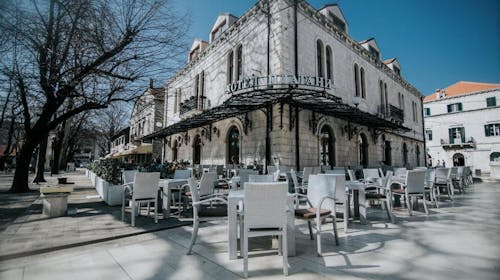 Hotel Platani - Porodični odmor u čarobnom Trebinju, Trebinje, Bosna i Hercegovina - 9.219 RSD - 1x noćenje u dvokrevetnoj sobi za 1 osobu (1 dete do 8 godina besplatno), Doručak