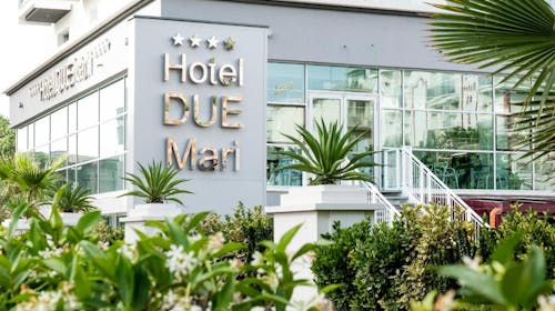 Hotel Due Mari, Miramare, Rimini, Italija - 43.316 RSD - 3x noćenje u dvokrevetnoj Superior sobi sa balkonom za 2 osobe (1 dete do 12,99 godina besplatno), Polupansion
