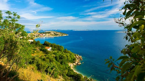 Pansion Delfin - Porodično ljeto na Krku, Omišalj, ostrvo Krk, Hrvatska - 119.051 RSD - 5x noćenje u Standard sobi za 2 osobe (2 dece do 11,99 godina besplatno), Polupansion (buffet doručak i večera)