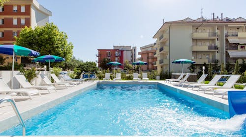 Club Hotel Residence Cesenatico - Odmor u Italiji, Cesenatico, Italija - 176.005 RSD - 7x noćenje u četverokrevetnoj sobi sa balkonom za 2 osobe (2 dece do 14 godina besplatno), All inclusive (italijanski i internacionalni doručak, ručak i večera u hotelskom buffet restoranu)