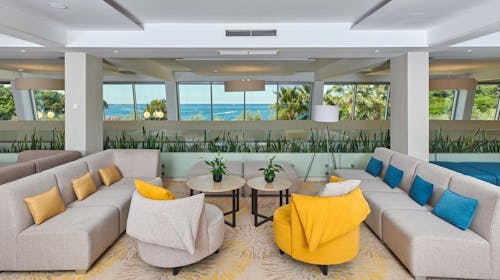 Hotel Plavi Plava Laguna - Porodični septembar u Poreču, Poreč, Istra, Hrvatska - 34.636 RSD - 3x noćenje u Classic dvokrevetnoj sobi sa balkonom i dodatnim ležajem za 2 osobe (1. dete do 11,99 godina i 2. dete do 4,99 godina besplatno), Polupansion