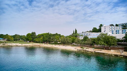 Hotel Istra Plava Laguna - Leto u Poreču, Poreč, Istra, Hrvatska - 79.719 RSD - 5x noćenje u Economy sobi s dodatnim ležajem za 2 osobe (1. dete do 11,99 godina i 2. dete do 4,99 godina besplatno), Polupansion