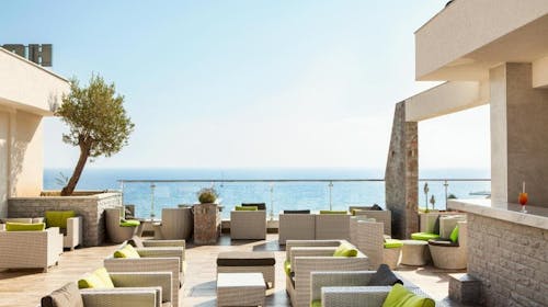 Vile Oliva Petrovac - Kraj ljeta za parove, Petrovac na Moru, Crna Gora - 135.589 RSD - 7x noćenje u Standard dvokrevetnoj sobi u vilama (1 francuski ležaj) za 2 osobe, All inclusive