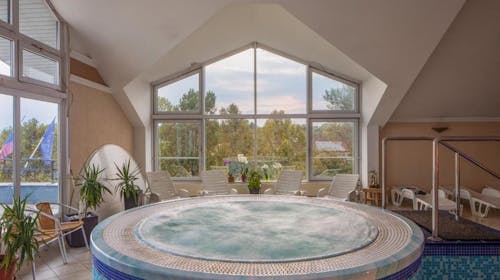 Kristály Hotel Keszthely - Romantičan wellness odmor tokom sedmice, Keszthely, Mađarska - 28.178 RSD - 2x noćenje u Deluxe sobi za 2 osobe, Polupansion