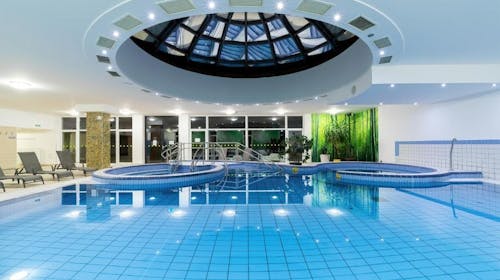 Hotel Napfeny Zalakaros - Odmor u Zalakarosu, Zalakaros, Mađarska - 32.696 RSD - 3x noćenje u Standard trokrevetnoj sobi za 2 osobe, Polupansion (buffet doručak i večera u 3 sleda)