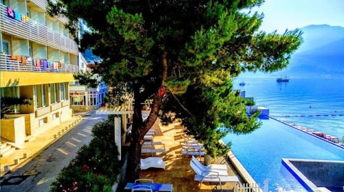 Carine Hotel Delfin - All inclusive leto uz samo more, Bijela, Crna Gora - 158.861 RSD - 5x noćenje u dvokrevetnoj sobi sa pogledom na planinu za 2 osobe, All inclusive