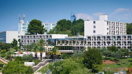 Hotel Istra Plava Laguna - Leto u Poreču, Poreč, Istra, Hrvatska - 91.437 RSD - 7x noćenje u Economy sobi s dodatnim ležajem za 2 osobe (1. dete do 11,99 godina i 2. dete do 4,99 godina besplatno), Polupansion