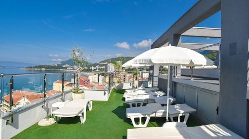 Hotel La Mer by Aycon - Porodični kraj leta, Rafailovići, Crna Gora - 71.648 RSD - 5x noćenje u dvokrevetnoj Standard sobi za 2 osobe (1 dete do 11,99 godina besplatno), Doručak