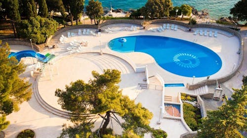 Hotel Resort Dražica - Majski odmor na Krku, Krk, ostrvo Krk, Hrvatska - 24.420 RSD - 2x noćenje u dvokrevetnoj sobi za 2 osobe (1. dete do 9,99 godina besplatno), Polupansion