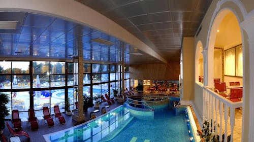 Hotel Horizont - Majsko wellness opuštanje na makarskoj rivijeri, Baška Voda, Makarska rivijera, Dalmacija, Hrvatska - 26.303 RSD - 2x noćenje u Standard dvokrevetnoj sobi sa balkonom za 2 osobe, Polupansion (buffet doručak i večera)