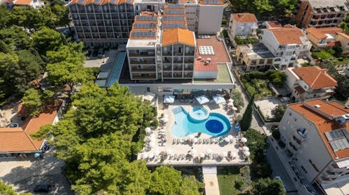 Hotel Horizont - Pozdrav letu na makarskoj rivijeri, Baška Voda, Makarska rivijera, Dalmacija, Hrvatska - 39.453 RSD - 2x noćenje u Standard dvokrevetnoj sobi sa balkonom za 2 osobe, Polupansion (buffet doručak i večera)