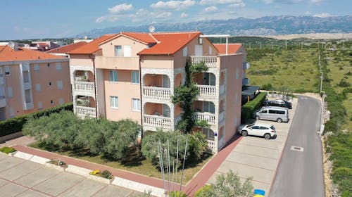 Peris Resort apartments - Odmor na Pagu - Jednosoban apartman, Novalja, Pag, Dalmacija, Hrvatska - 18.319 RSD - 3x noćenje u jednosobnom apartmanu (2+2) za 4 osobe, Korištenje spoljašnjeg bazena