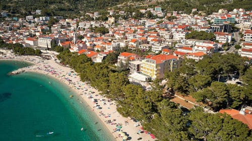 Alemaris Resort - Proleće i jesen u renoviranom hotelu za velike porodice, Baška Voda, Makarska rivijera, Hrvatska - 36.285 RSD - 2x noćenje u Standard porodičnoj sobi sa balkonom na morskoj strani (2 povezane sobe) za 4 osobe (2 dece do 11,99 godina besplatno), Polupansion (buffet doručak i večera)