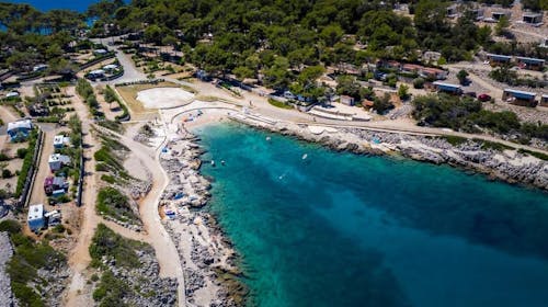 Camping Village Poljana - Mobilna kućica - Odmor na Malom Lošinju, Mali Lošinj, Hrvatska - 19.014 RSD - 3x noćenje u mobilnoj kućici Bellavista za 4 osobe (1 dete do 11,99 godina besplatno), Korištenje struje, plina i vode
