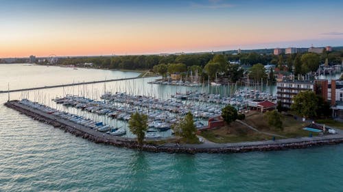 Hotel Sirály - Odmor uz jezero Balaton, Balatonelle, Mađarska - 56.802 RSD - 4x noćenje u dvokrevetnoj sobi za 2 osobe, Doručak