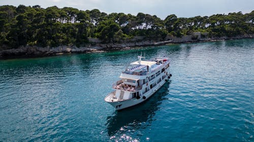 7-dnevno krstarenje brodom - Doživite ostrva Jadrana - MS Princess Aloha, Zadar, Hrvatska - 83.971 RSD - 7-dnevno krstarenje brodom po ruti: Trogir – Brač – Korčula – Dubrovnik – Mljet – Hvar – Trogir, 6x noćenje u dvokrevetnoj kabini u donjoj palubi (klima, kupatilo) na brodu Princess Aloha (superior kategorije) za 1 osobu