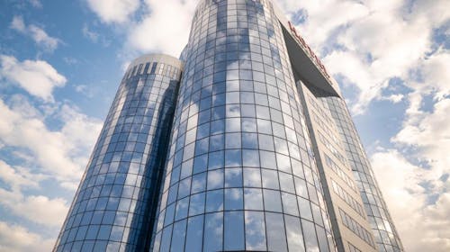 Radon Plaza Hotel - Odmor u Sarajevu, Sarajevo, Bosna i Hercegovina - 30.525 RSD - 2x noćenje u dvokrevetnoj Deluxe sobi za 2 osobe (1 dete do 6 godina besplatno), Polupansion u jedinstvenom rotirajućem restoranu Plava Prizma sa panoramskim pogledom na grad