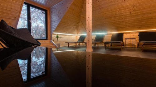 Kozjanski dvor - Romantičan wellness odmor sa kupanjem u Termama Olimia i uključenom masažom za par, Kozje, Slovenija - 42.147 RSD - 2x noćenje u udobnoj sobi hotel Kozjanski dvor za 2 osobe, Polupansion