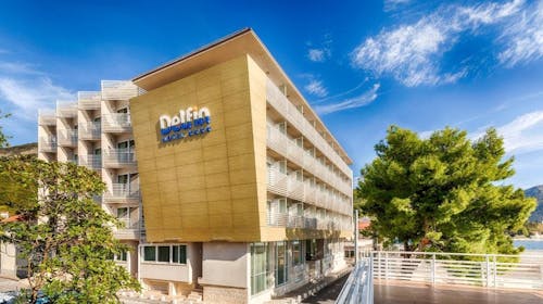 Carine Hotel Delfin - All inclusive proleće i jesen uz more, Bijela, Crna Gora - 55.296 RSD - 3x noćenje u dvokrevetnoj sobi sa pogledom na planinu za 2 osobe, All inclusive