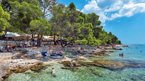 Alemaris Resort - Leto u renoviranom hotelu za velike porodice, Baška Voda, Makarska rivijera, Hrvatska - 309.743 RSD - 5x noćenje u Standard porodičnoj sobi sa balkonom na morskoj strani (2 povezane sobe) za 4 osobe (2 dece do 11,99 godina besplatno), Polupansion (buffet doručak i večera)
