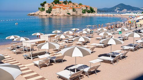 Hotel California by Aycon - Leto na ekskluzivnoj lokaciji, Sveti Stefan, Crna Gora - 104.795 RSD - 3x noćenje u dvokrevetnoj Superior sobi sa pogledom na planinu za 2 osobe, Doručak