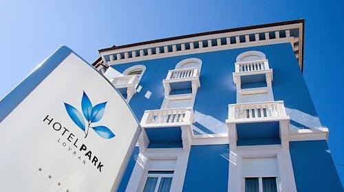 Hotel Park - First minute proleće i jesen u Lovranu, Lovran, Hrvatska - 23.252 RSD - 2x noćenje u dvokrevetnoj Standard sobi za 2 osobe (1. dete do 13,99 godina i 2. dete do 2,99 godina besplatno), Polupansion (doručak i večera)